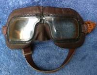 BATTLE OF BRITAIN (1940) RNZAF  ï¿½Bï¿½ Flying helmet & Mk III Goggles & ï¿½Dï¿½ Type ï¿½Seftonï¿½ Mask