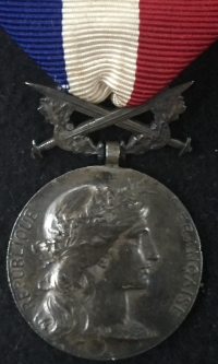 A MAGNIFICENT "SALONICA" MILITARY MEDAL & 
1914-15 Trio (M.I.D.)  with T.F.E.M. &  French Silver Medal of Honour with Swords.To: 1178 Sgt J.H.D. WRIGHT. 1/1 DERBY YEOMANRY T.F. ( From Ashbourne, Derbyshire) 
