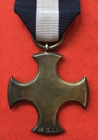 A FINE “SINGLE” DISTINGUISHED SERVICE CROSS (1916) Hallmark “a”in “Mint State” Condition on its Original Pin. By R & S GARRAD & Co, Goldsmiths & Jewellers, TO THE CROWN. 25 Haymarket, London.